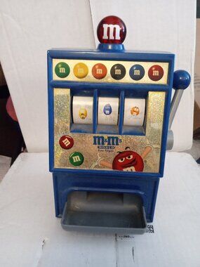MnM COLLECTIBLE DISPENSER